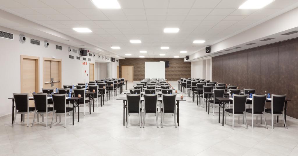 Spirit Hotel Gran Bilbao Bagian luar foto The interior of the hotel