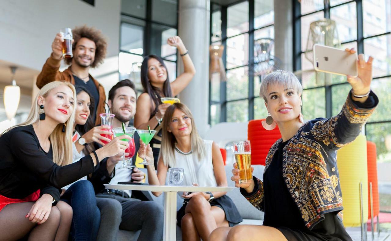 Spirit Hotel Gran Bilbao Bagian luar foto Selfie
