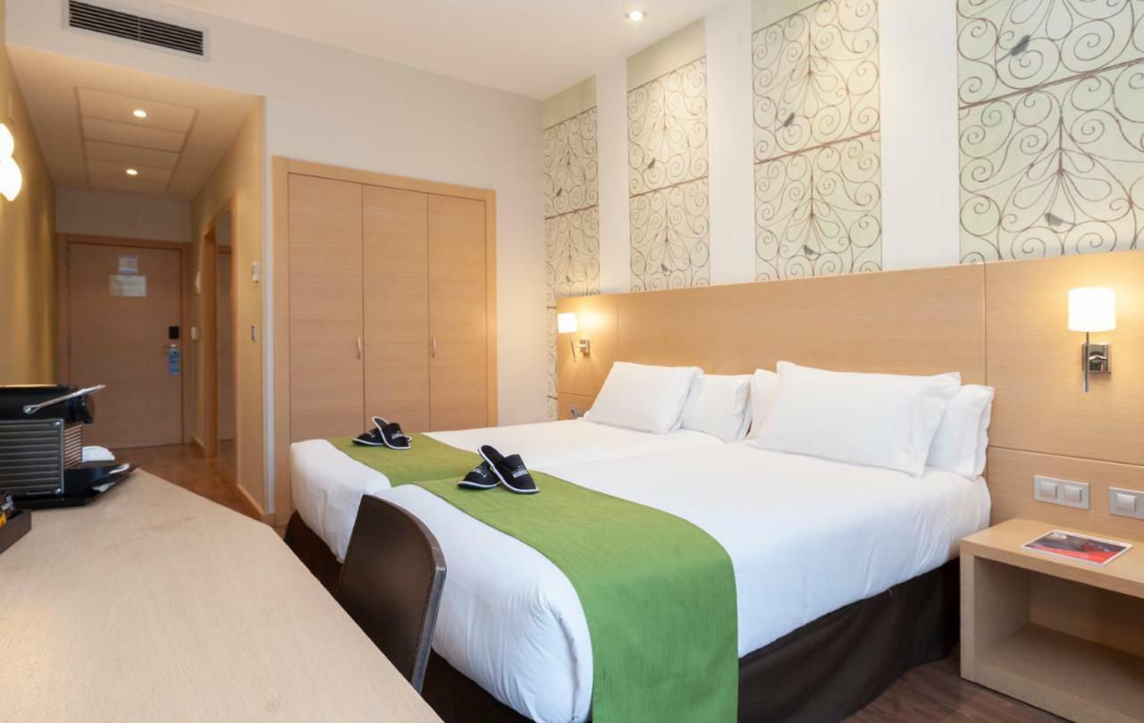 Spirit Hotel Gran Bilbao Bagian luar foto